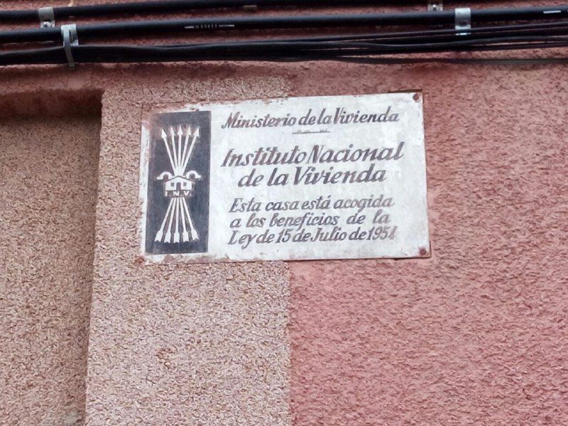 Poblet demanarà a les comunitats que retirin les plaques franquistes a instàncies de Vila-seca en Comú
