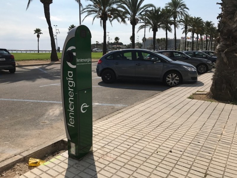 Demanem optar a ajuts per a punts de recàrrega de vehicles elèctrics