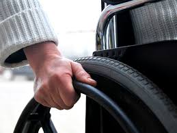 Proposta per a obrir una línia d’ajudes per a millorar l’accessibilitat en els comerços