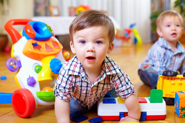 Ayuda de 1.000€ a trabajadoras que lleven sus hijos al jardín de infancia: Requisitos y como solicitarla