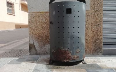 Presentem una iniciativa per combatre els efectes de l’orina a la via pública